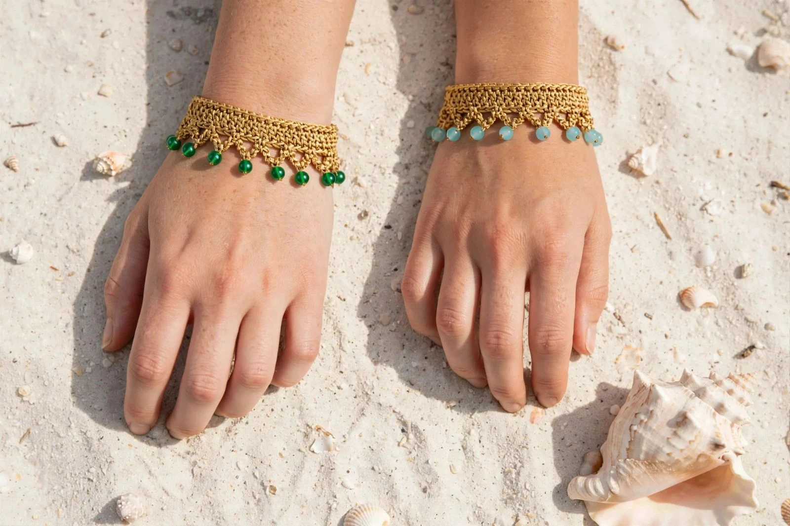 Lote 2 pulseras en color dorado crochet 